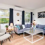 6 Person In Orsted-by Traum * Orsted (Midtjylland)