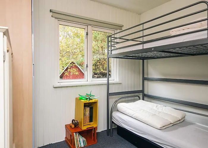 6 Person In Orsted-by Traum